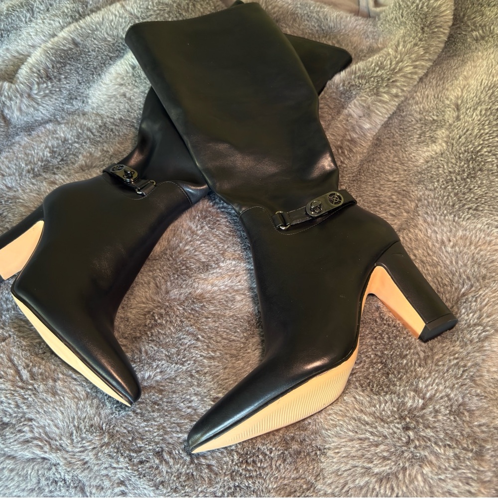 Elegant Black Leather Heeled Boots